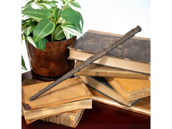NOBLE COLLECTION - harry potter - wands - hermione granger's wand čarobna palica