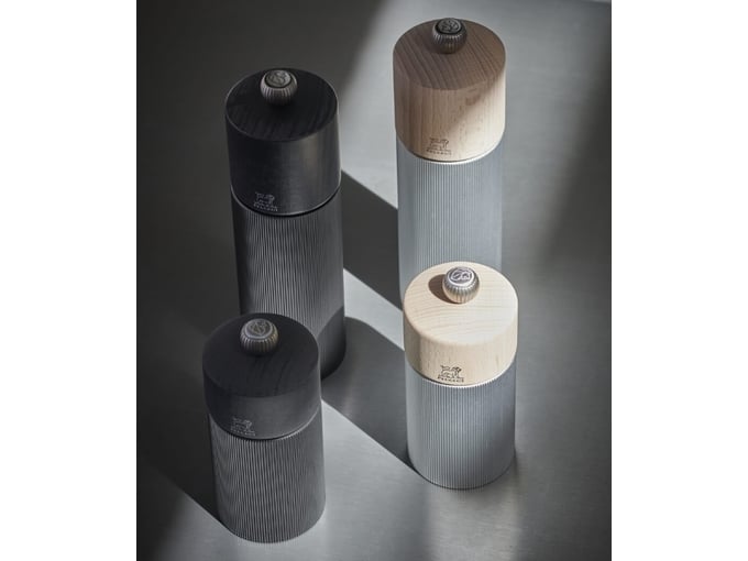 PEUGEOT mlinček za poper Line Dark 18cm, aluminij, les